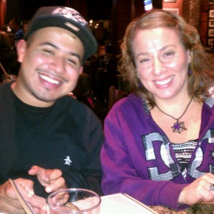Photo taken at BJ&#39;s Restaurant &amp; Brewhouse by Marck G. on 10/29/2011