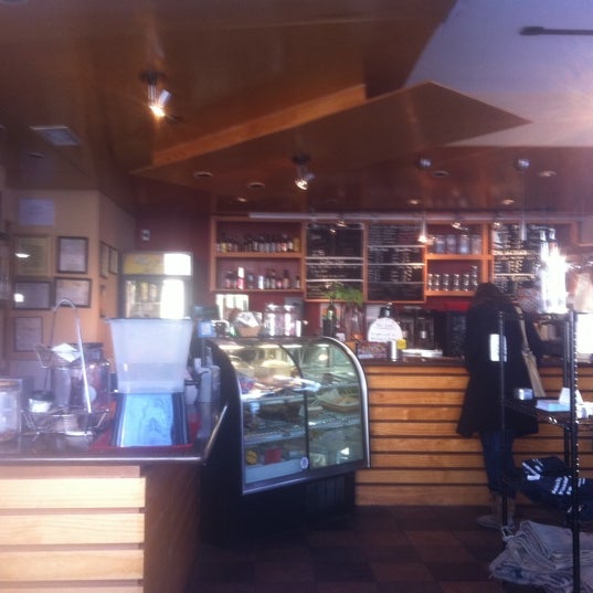 Foto tomada en JavaVino Coffee &amp; Wine House  por 🤖🐵 Andrew S. el 1/13/2011