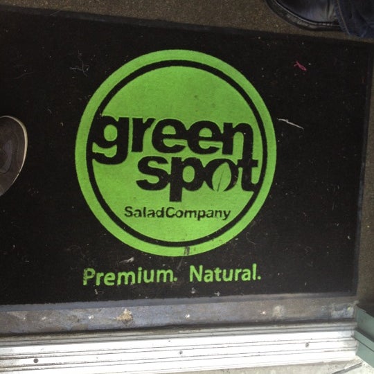 รูปภาพถ่ายที่ Greenspot Salad Company โดย Cory R. เมื่อ 4/17/2012