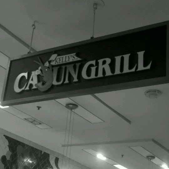 Photo prise au Kelly&#39;s Cajun Grill par Activ8Social le11/1/2011