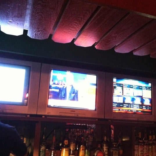 8/9/2012에 Rudolph G.님이 Summers Grill Restaurant &amp; Sports Bar에서 찍은 사진
