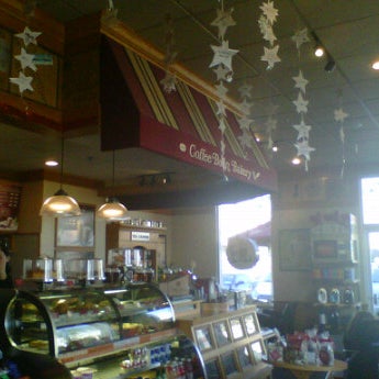 Photo taken at The Coffee Bean &amp; Tea Leaf by Vanessa B. on 12/14/2011