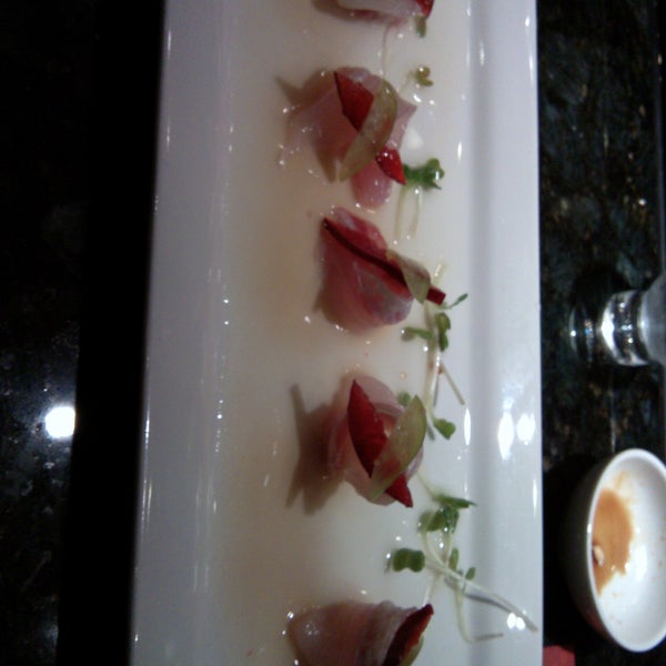 Foto diambil di Edoko Sushi &amp; Robata oleh steve m. pada 7/19/2011
