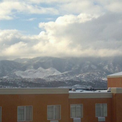 Foto diambil di Best Western The Academy Hotel Colorado Springs oleh Stephanie M. pada 12/23/2011