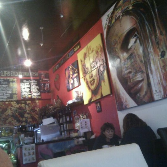 11/26/2011 tarihinde Vincenzo G.ziyaretçi tarafından Portobello Juice Bar'de çekilen fotoğraf