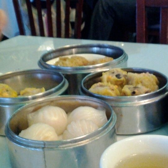 Foto tomada en Harbor Palace Seafood Restaurant  por Khuong D. el 2/18/2012