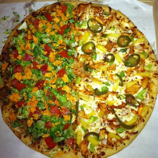 Photo prise au 21st Century Pizza par Cody T. le8/18/2012