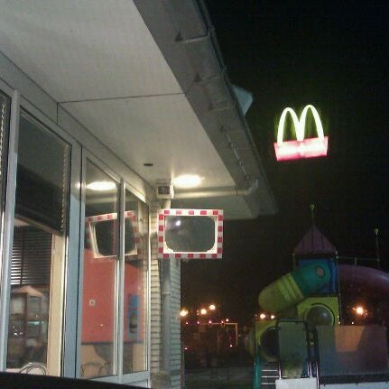 Photo taken at McDonald&#39;s by Justin B. on 3/28/2011