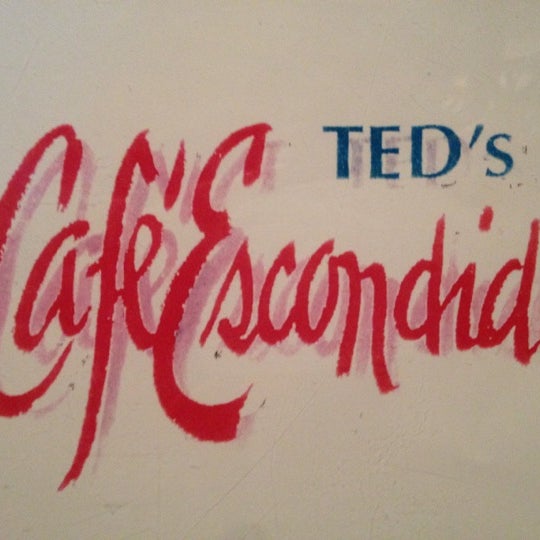 Das Foto wurde bei Ted&#39;s Cafe Escondido - OKC Northside von Dylan Y. am 6/12/2012 aufgenommen