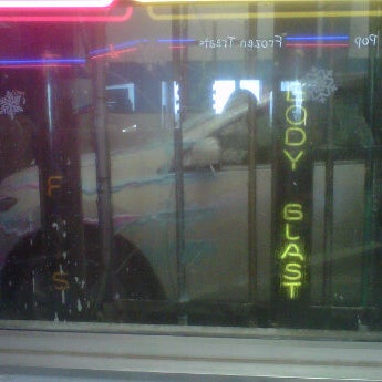 Das Foto wurde bei Downtowner Car Wash von Peg H. am 1/16/2012 aufgenommen
