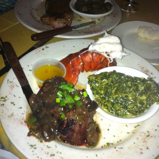 Foto scattata a Star Steak &amp; Lobster House da Tom M. il 3/15/2011