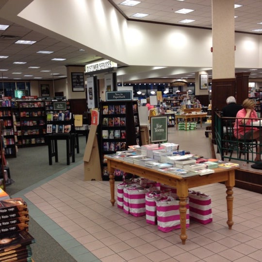 Photos At Barnes Noble Rain Tree 19 Tips