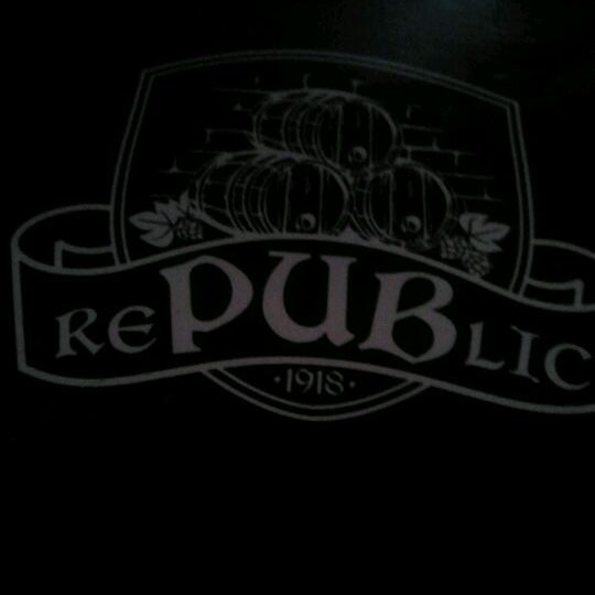 Foto tirada no(a) rePUBlic Pub por Pauli L. em 2/3/2012