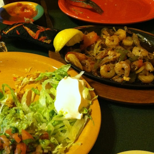 รูปภาพถ่ายที่ El Portal Mexican Restaurant โดย Anna S. เมื่อ 6/24/2012