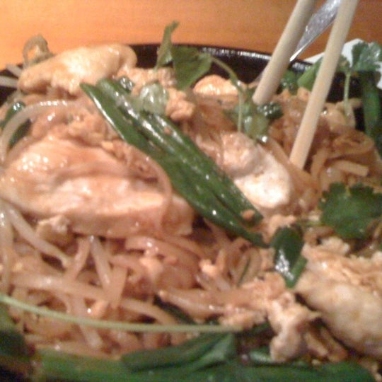 Photo taken at Pei Wei by Alfred M. on 12/11/2011