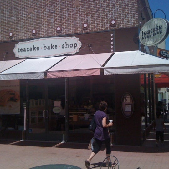 รูปภาพถ่ายที่ Teacake Bake Shop โดย Stephanie G. เมื่อ 7/21/2011