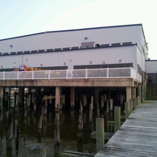 Foto diambil di Riverboat on the Potomac oleh Len F. pada 5/31/2012