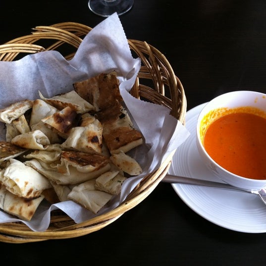 8/13/2011 tarihinde Mary Ann K.ziyaretçi tarafından India House Restaurant'de çekilen fotoğraf