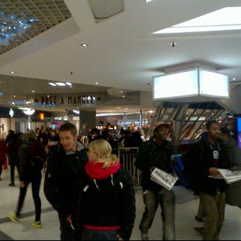 Foto tomada en West One Shopping Centre  por Farid el 12/29/2011