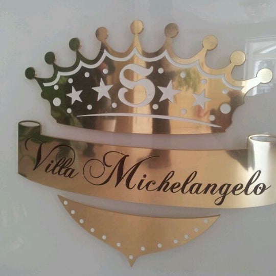 Foto tomada en Hotel Villa Michelangelo  por Lorenzo P. el 4/19/2012