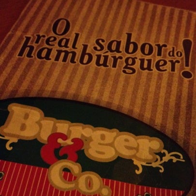 8/14/2012 tarihinde Carlos Albertoziyaretçi tarafından Hamburgueria Burger &amp; Co.'de çekilen fotoğraf