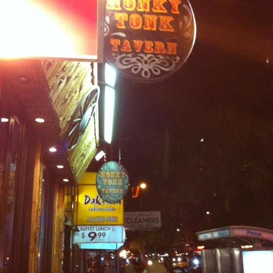 Photo prise au Honky Tonk Tavern par Kimberly J. le11/4/2011