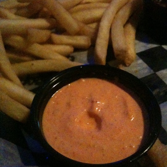 The questionably looking pink sauce that comes w/fries is AWESOME!!!!!