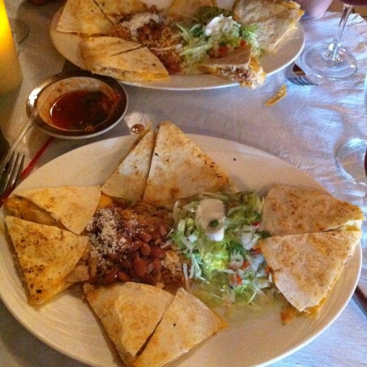 7/16/2011 tarihinde Frank B.ziyaretçi tarafından Quetzalcoatl Fine Mexican Cuisine and Bar'de çekilen fotoğraf