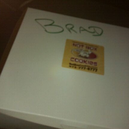 รูปภาพถ่ายที่ Hot Box Cookies โดย Bradley S. เมื่อ 10/4/2011