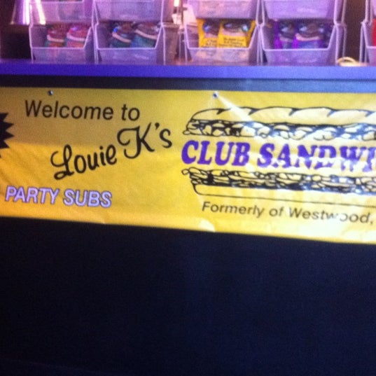 1/23/2012 tarihinde Laura G.ziyaretçi tarafından Louie K&#39;s Club Sandwich'de çekilen fotoğraf