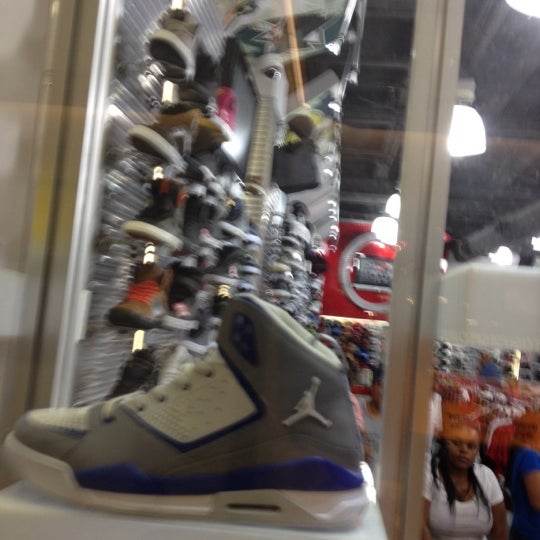 Shoe palace concord mall clearance