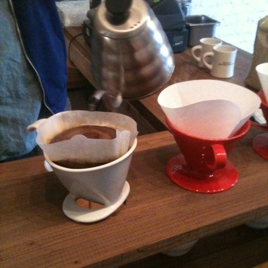 Foto tirada no(a) Crop to Cup Coffee por Kenie H. em 2/5/2011
