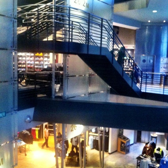 nike store boston newbury street