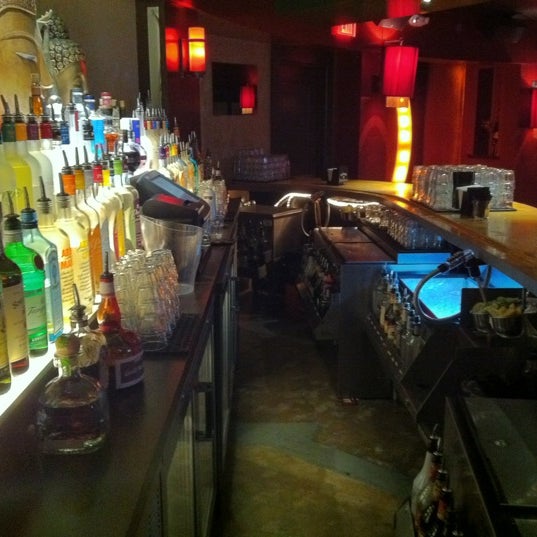 รูปภาพถ่ายที่ Mandarin Lounge โดย Adam T. เมื่อ 1/22/2012