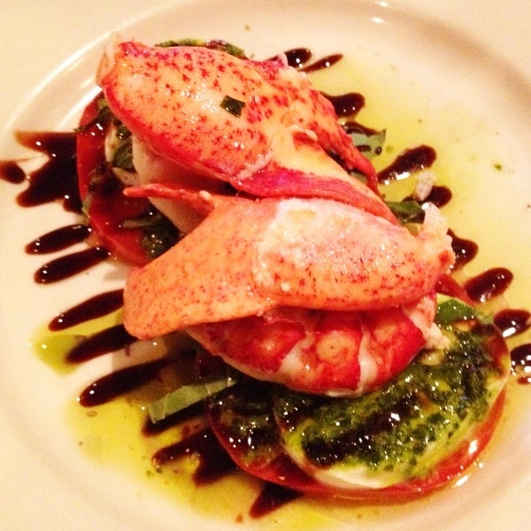 Снимок сделан в Rabia&#39;s Seafood/Oyster Bar &amp; Italian Restaurant пользователем Daigo F. 9/13/2012