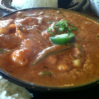 รูปภาพถ่ายที่ Tarka Indian Kitchen โดย Shannan R. เมื่อ 11/11/2011