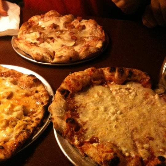 Photo taken at Chiusano&#39;s Brick Oven Pizzeria by Stacy T. on 1/27/2012
