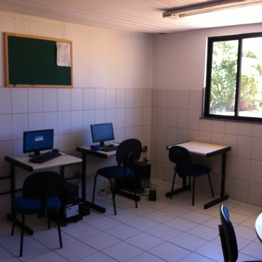 Das Foto wurde bei Faculdade ÁREA1 von Vinicius R. am 2/24/2012 aufgenommen