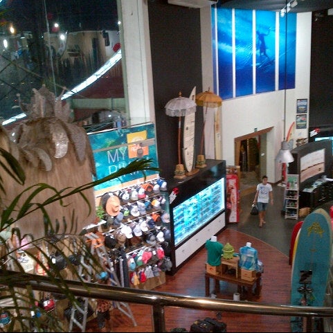 Photo taken at Rip Curl Sunset Road Store (RCJS) by JoTei on 8/15/2012