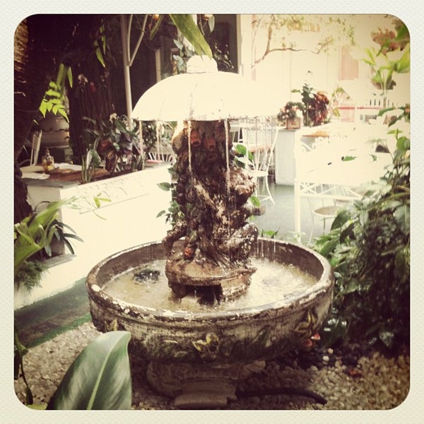 2/11/2012 tarihinde Thiago M.ziyaretçi tarafından Jardim Aurélia Restaurante e Eventos'de çekilen fotoğraf