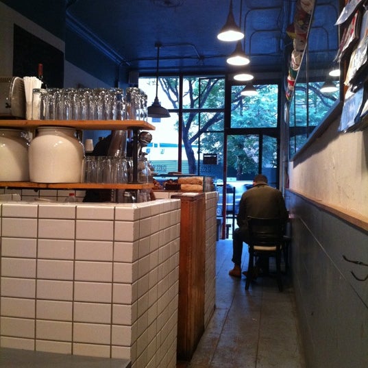 Foto tomada en Glass Shop  por thecoffeebeaners el 9/20/2011