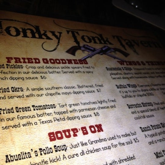 Foto tomada en Honky Tonk Tavern  por Jo Anne el 9/2/2012