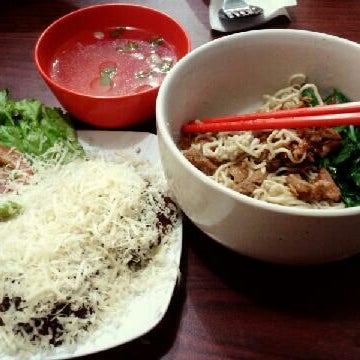 Bakso Raket & Bakmi Djogja Pak Trisno - Pasar Minggu - 0 tips