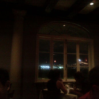 Das Foto wurde bei Galvez Restaurant von Zavida M. am 5/10/2012 aufgenommen