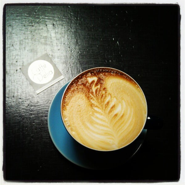 Foto tirada no(a) Caffe Delia por Eric &#39;Otis&#39; S. em 4/29/2012