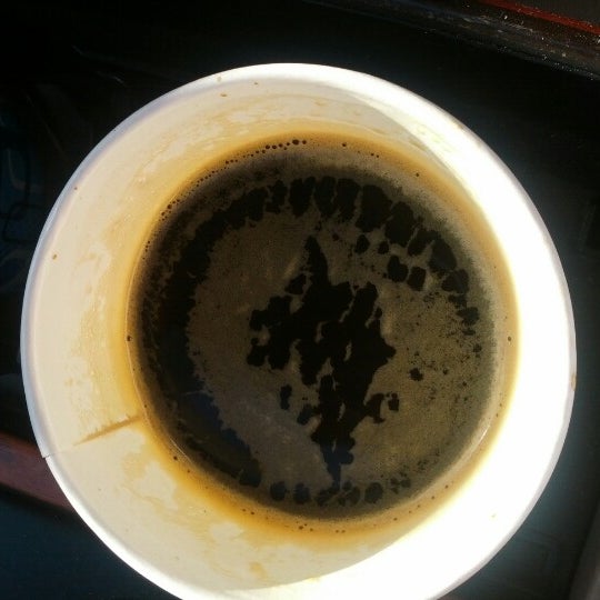 Foto diambil di The Coffee Bean &amp; Tea Leaf oleh Mike D. pada 8/20/2012
