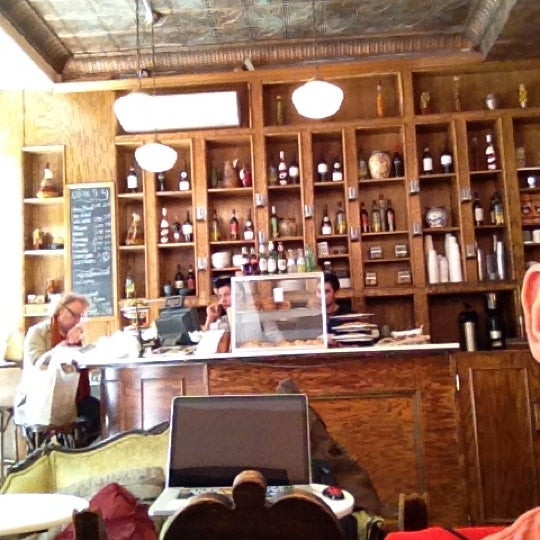 4/12/2012에 Joe B.님이 Arte Cafe에서 찍은 사진