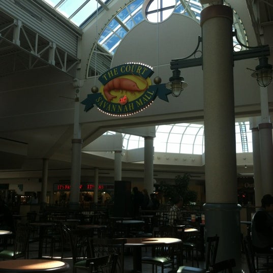 Foto scattata a Savannah Mall da Kristen 🌸 N. il 3/4/2012