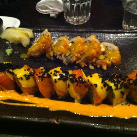 Foto tirada no(a) Barracuda Sushi por Babak H. em 5/6/2012