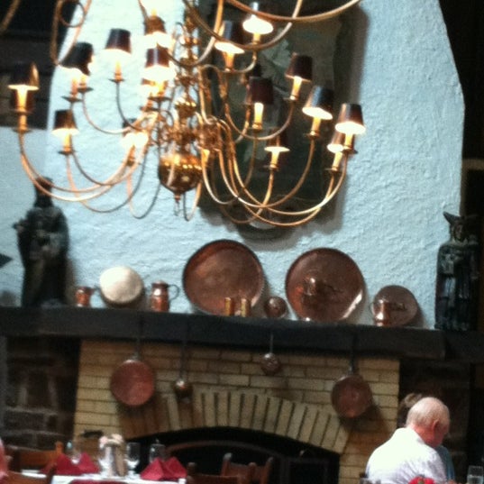 Photo taken at Normandie Farm Restaurant by Taua B. on 8/15/2012